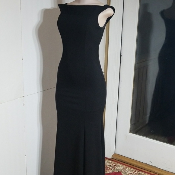 Party Gown ( Long black Dress) - Picture 2 of 6